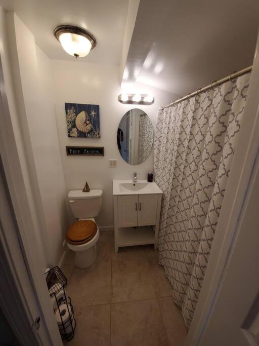 Beachy Bay Breeze Bungalow 2Br With Parking And Close To Many Amenities. Вест-Гейвен Екстер'єр фото