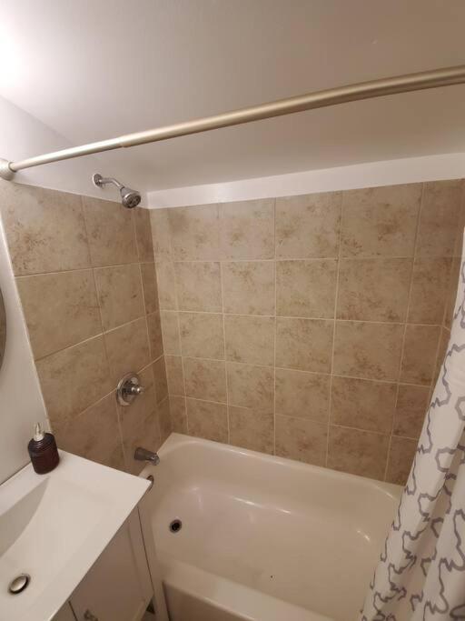 Beachy Bay Breeze Bungalow 2Br With Parking And Close To Many Amenities. Вест-Гейвен Екстер'єр фото